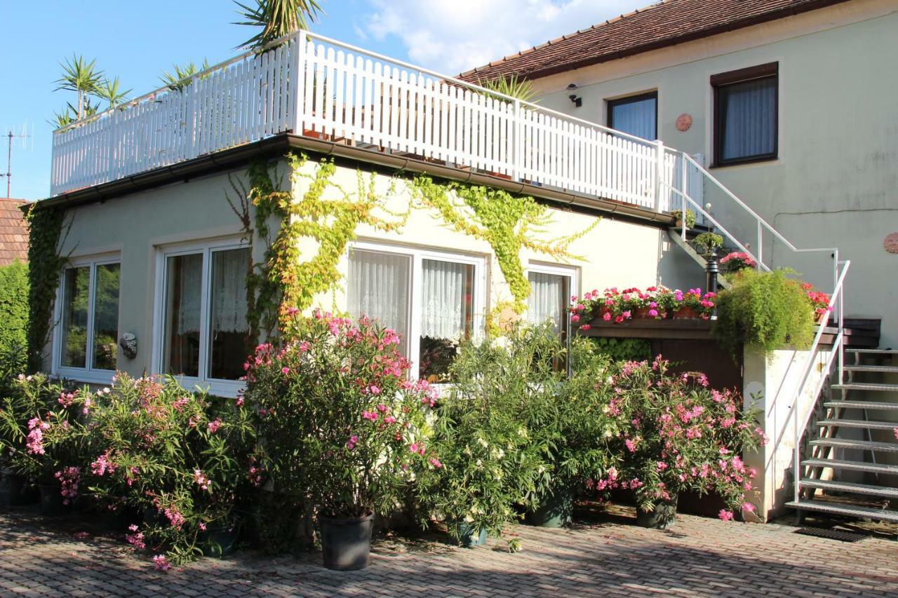 Weingut Pension Sommerhof Mörbisch am See Eksteriør bilde